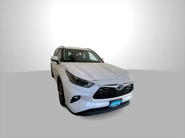 2022 Toyota Highlander Hybrid XLE