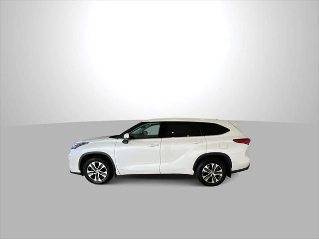 2022 Toyota Highlander Hybrid XLE