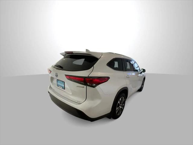 2022 Toyota Highlander Hybrid XLE