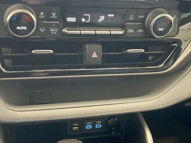 2022 Toyota Highlander Hybrid XLE