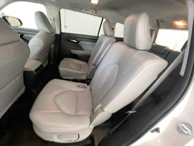 2022 Toyota Highlander Hybrid XLE