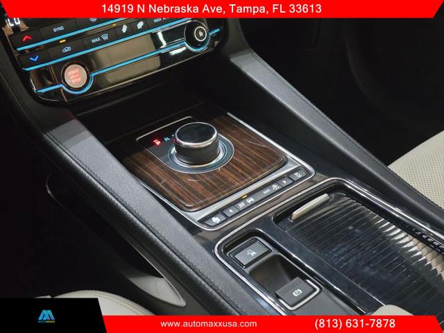 2019 Jaguar F-PACE 30t Prestige