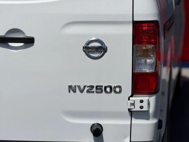 2021 Nissan 2500 SV Standard Roof V6