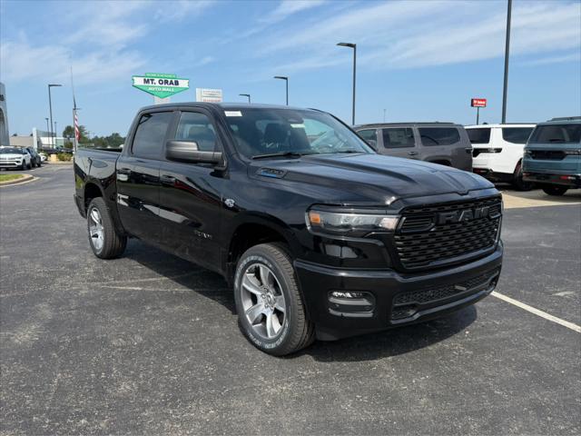 2026 RAM 1500 RAM 1500 EXPRESS CREW CAB 4X4 57 BOX
