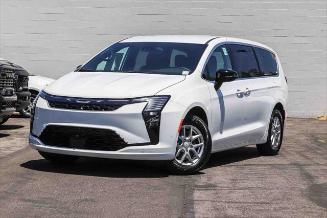 2027 Chrysler Pacifica Select for sale in Costa Mesa, CA