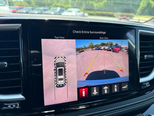 2027 Chrysler Pacifica Select