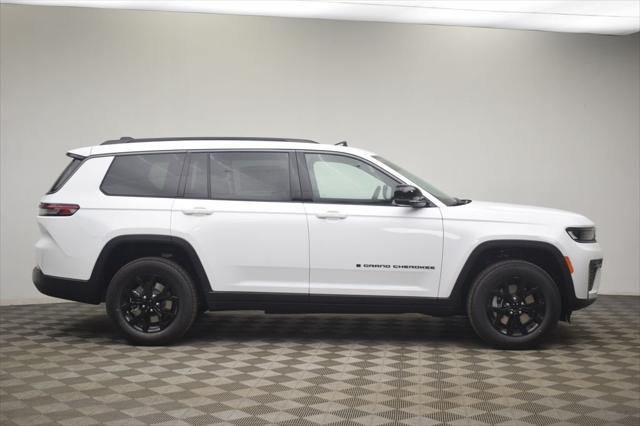 2026 Jeep Grand Cherokee L GRAND CHEROKEE L LAREDO ALTITUDE 4X4