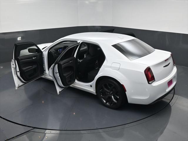 2023 Chrysler 300 Touring