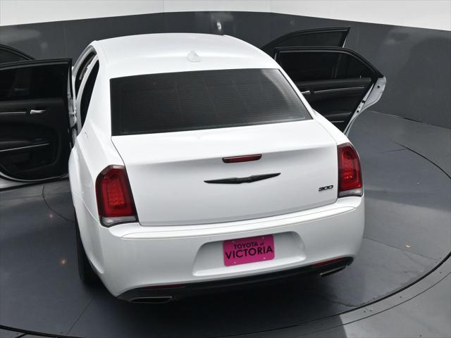 2023 Chrysler 300 Touring