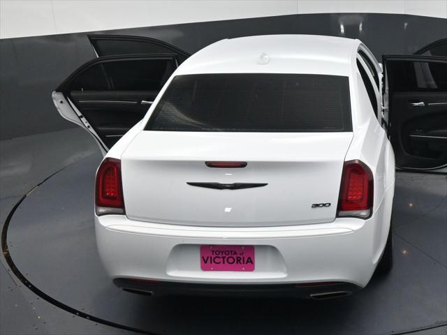 2023 Chrysler 300 Touring