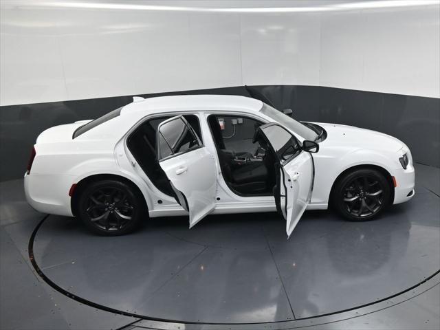 2023 Chrysler 300 Touring