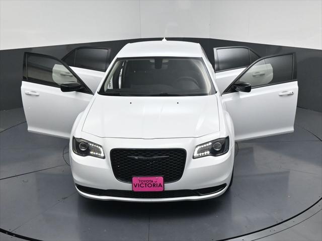 2023 Chrysler 300 Touring