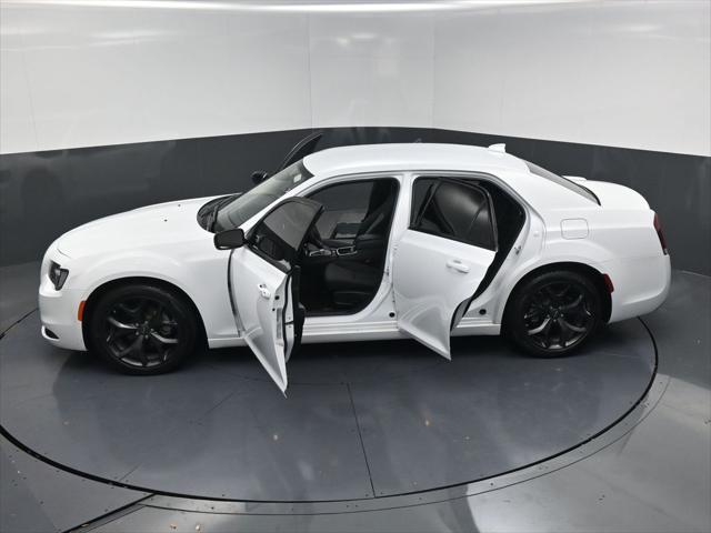 2023 Chrysler 300 Touring