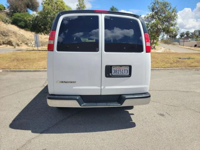 2020 Chevrolet Express Passenger RWD 2500 Regular Wheelbase LT