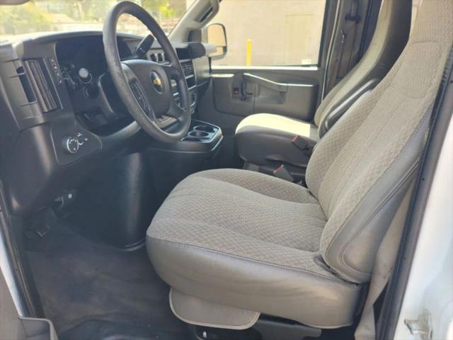 2020 Chevrolet Express Passenger RWD 2500 Regular Wheelbase LT