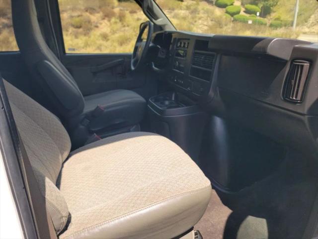 2020 Chevrolet Express Passenger RWD 2500 Regular Wheelbase LT