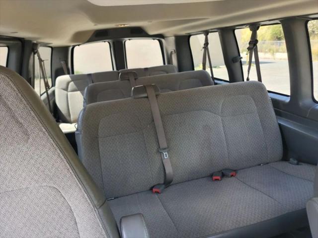 2020 Chevrolet Express Passenger RWD 2500 Regular Wheelbase LT