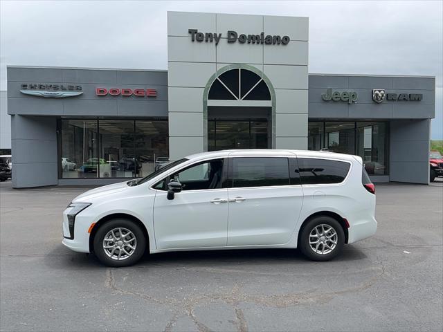 2027 Chrysler Pacifica Select for sale in Eynon, PA