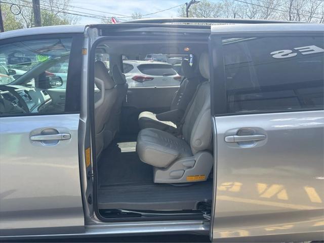2011 Toyota Sienna XLE V6