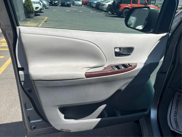 2011 Toyota Sienna XLE V6