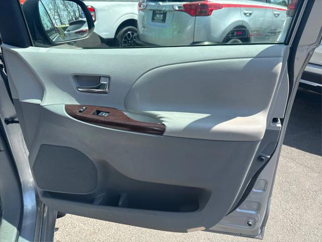 2011 Toyota Sienna XLE V6