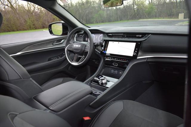2026 Jeep Grand Cherokee L Altitude 4x4