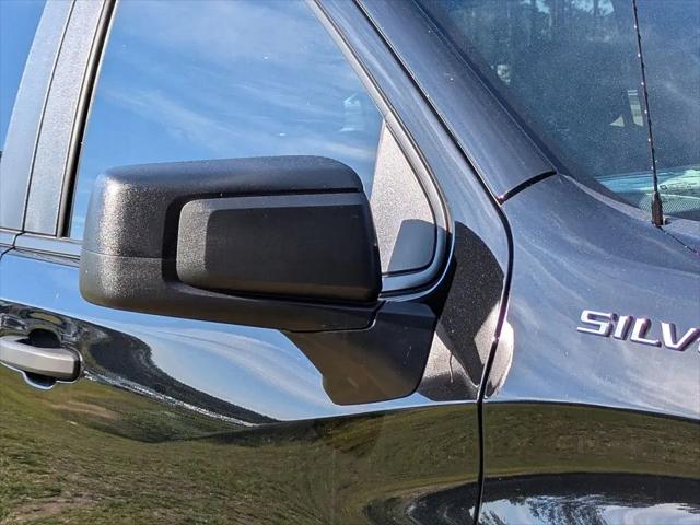 2026 Chevrolet Silverado 1500 4WD Crew Cab Short Bed Custom