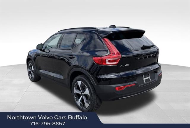 2026 Volvo XC40 Core, B5 AWD Gas (mild hybrid), Dark