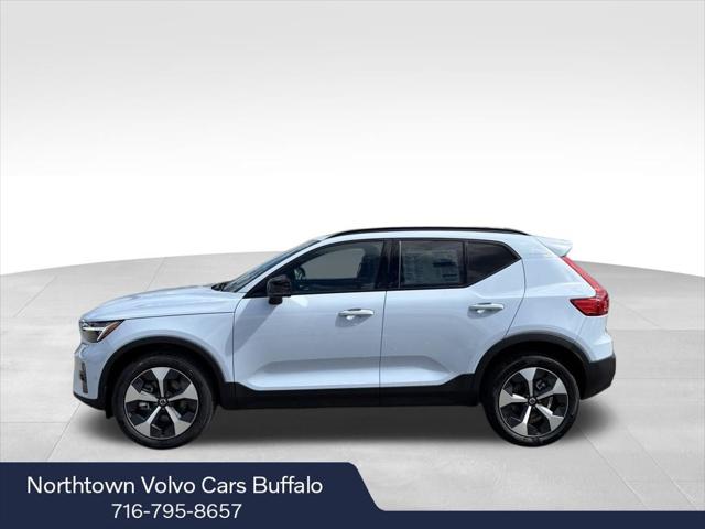 2026 Volvo XC40 Plus, B5 AWD Gas (mild hybrid), Dark