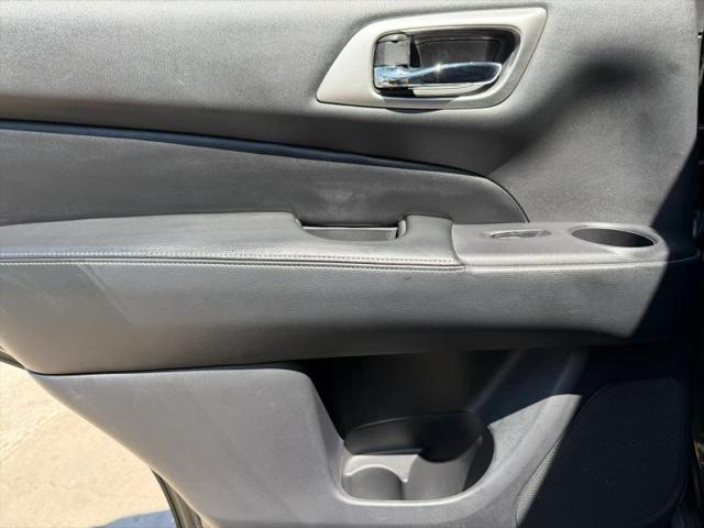 2017 Nissan Pathfinder Platinum