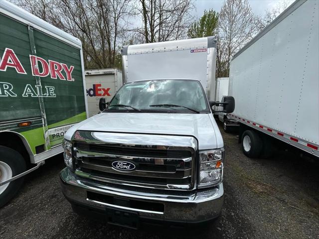 2027 Ford E-Series Cutaway Base