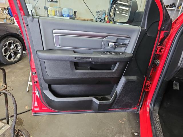 2023 Ram 1500 Classic SLT Crew Cab 4x4 5'7" Box
