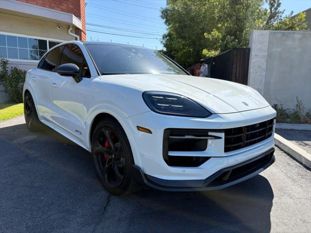 2025 Porsche Cayenne GTS