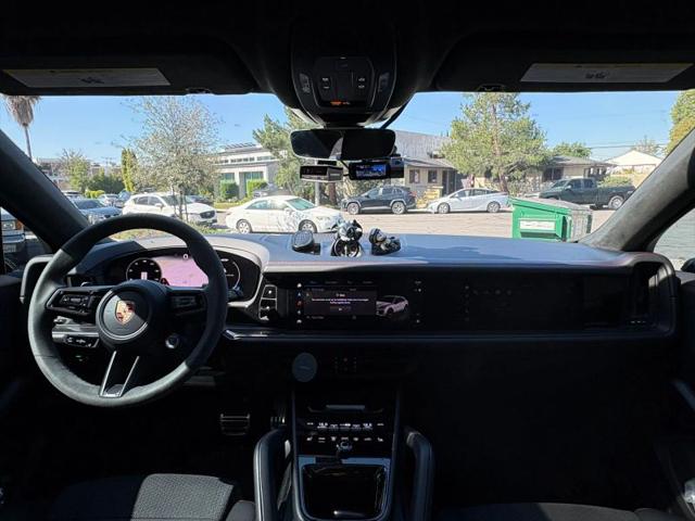 2025 Porsche Cayenne GTS