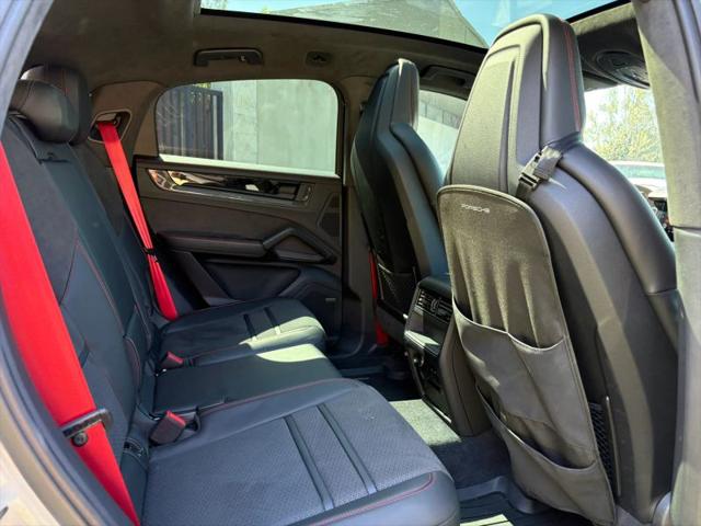 2025 Porsche Cayenne GTS