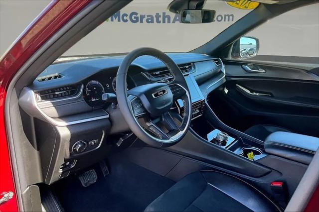 2025 Jeep Grand Cherokee L Altitude 4x4