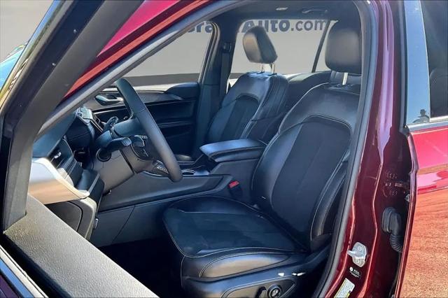 2025 Jeep Grand Cherokee L Altitude 4x4