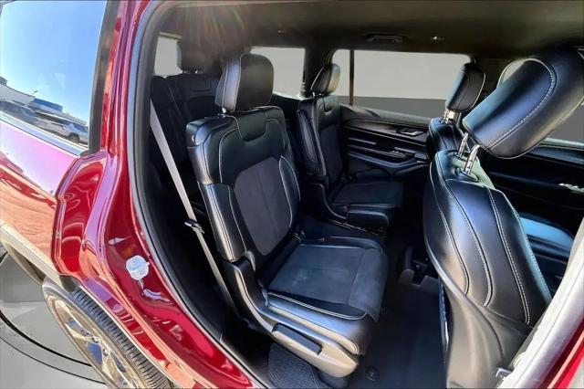 2025 Jeep Grand Cherokee L Altitude 4x4
