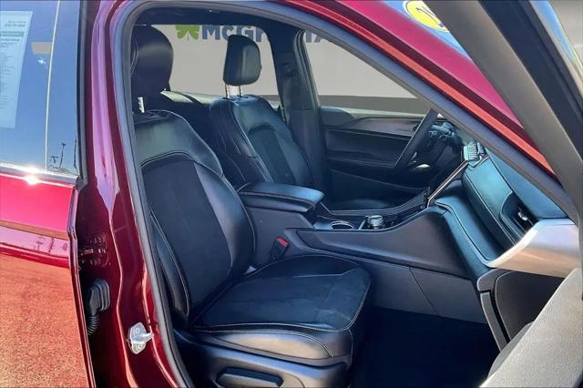 2025 Jeep Grand Cherokee L Altitude 4x4