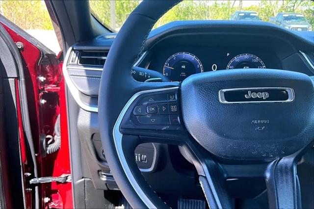2025 Jeep Grand Cherokee L Altitude 4x4