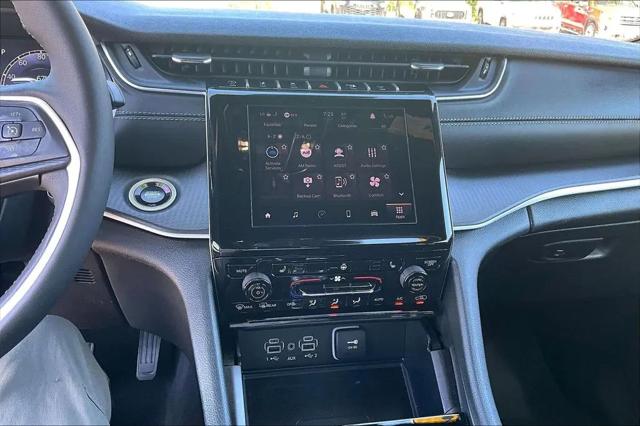 2025 Jeep Grand Cherokee L Altitude 4x4