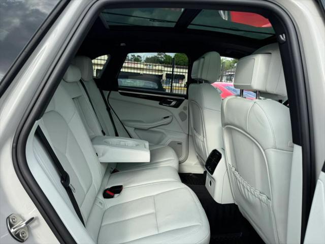 2022 Porsche Macan S
