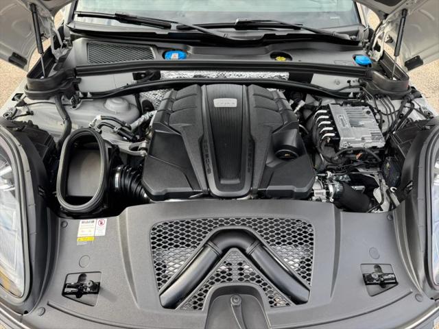 2022 Porsche Macan S