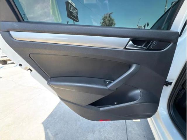 2014 Volkswagen Passat 2.5L Wolfsburg Edition