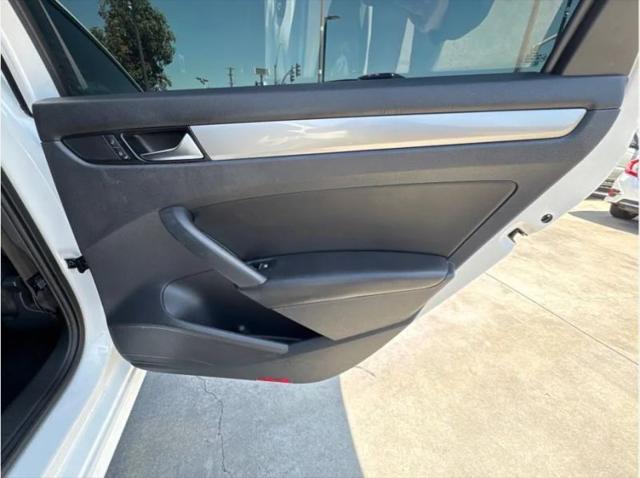 2014 Volkswagen Passat 2.5L Wolfsburg Edition