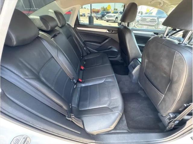 2014 Volkswagen Passat 2.5L Wolfsburg Edition