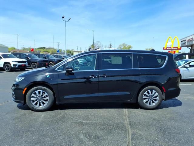 2024 Chrysler Pacifica Hybrid Select