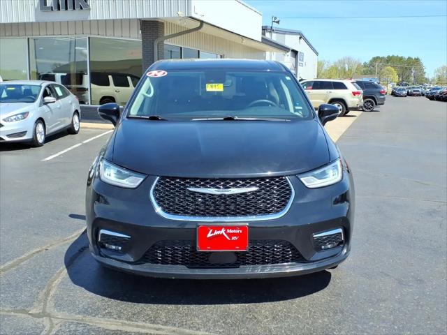 2024 Chrysler Pacifica Hybrid Select