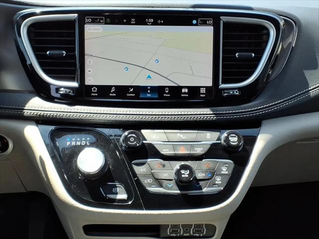 2024 Chrysler Pacifica Hybrid Select