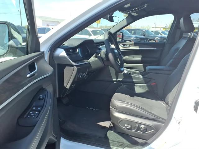 2026 Jeep Grand Cherokee L Altitude 4x4
